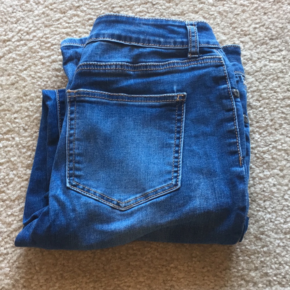 Light wash skinny jeans